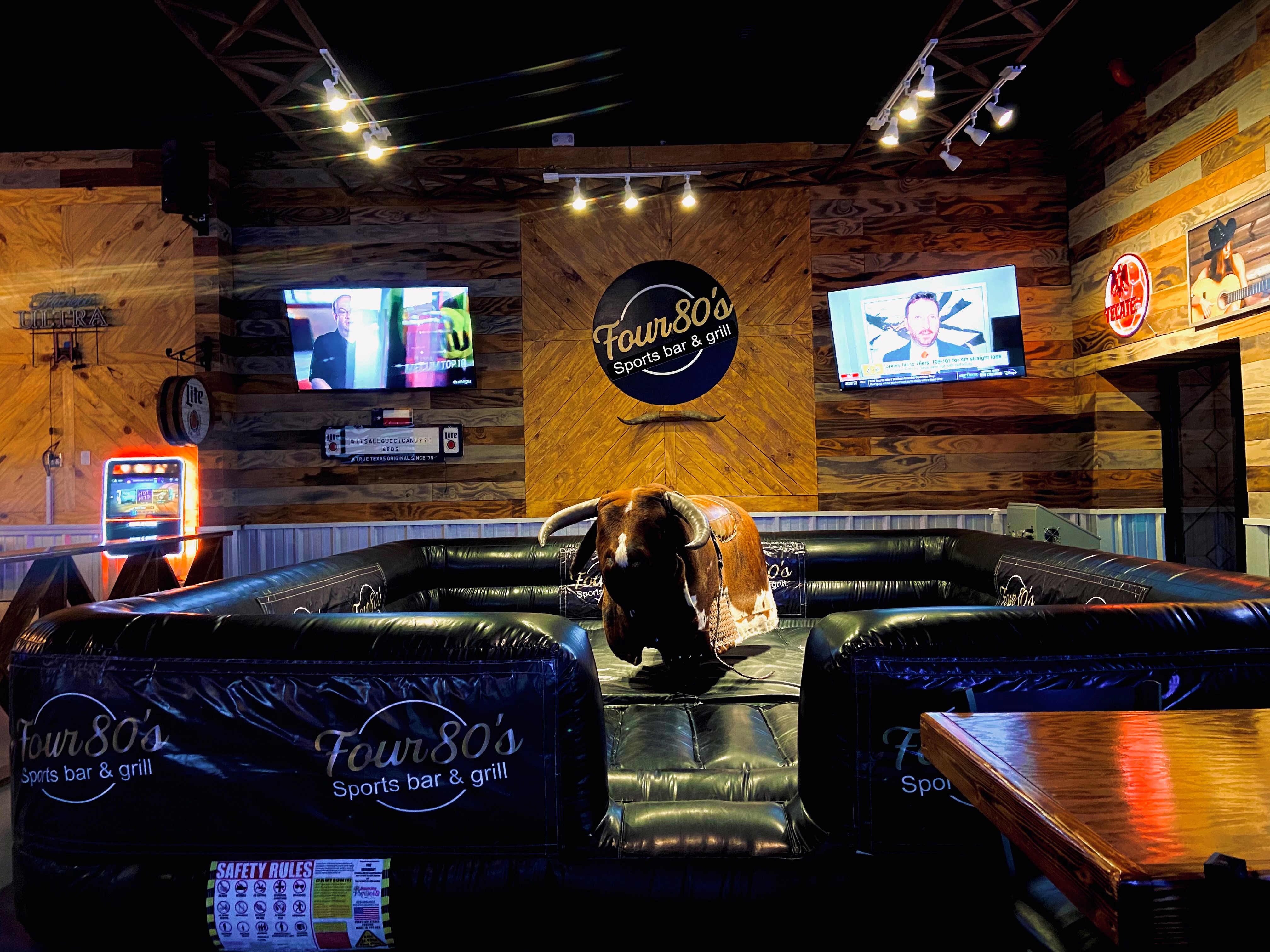 Four 80's Sports Bar & Grill 20 Certificate